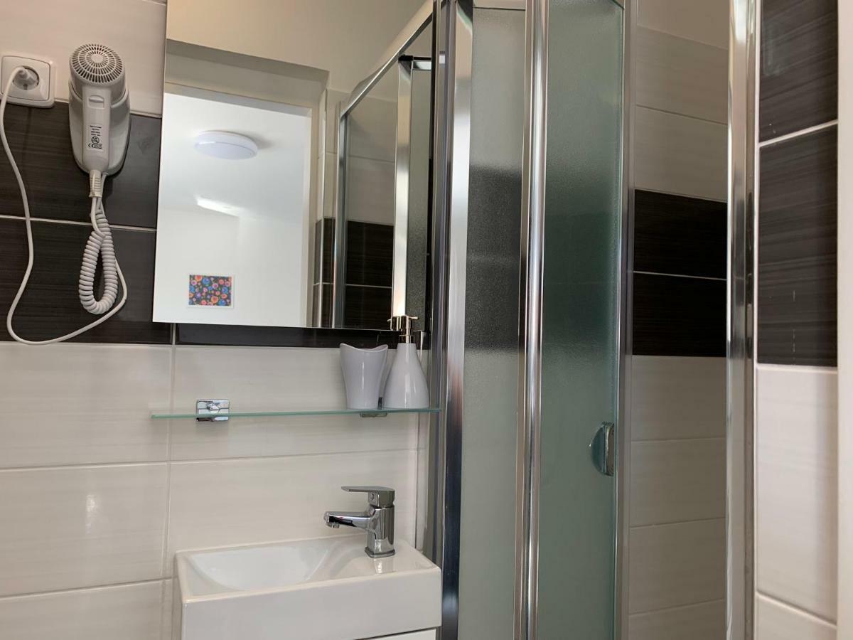 Mikulov Inn - Apartments Slunce Eksteriør bilde