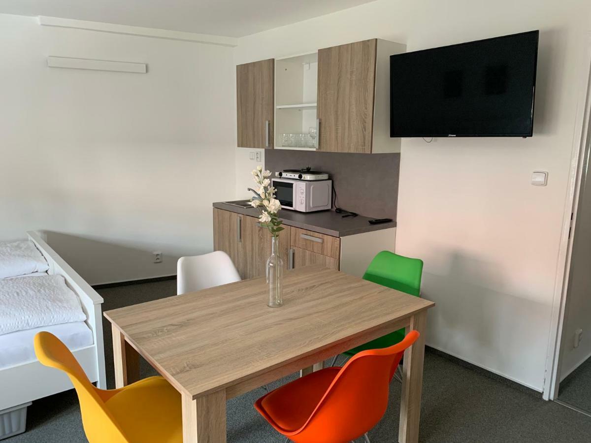 Mikulov Inn - Apartments Slunce Eksteriør bilde