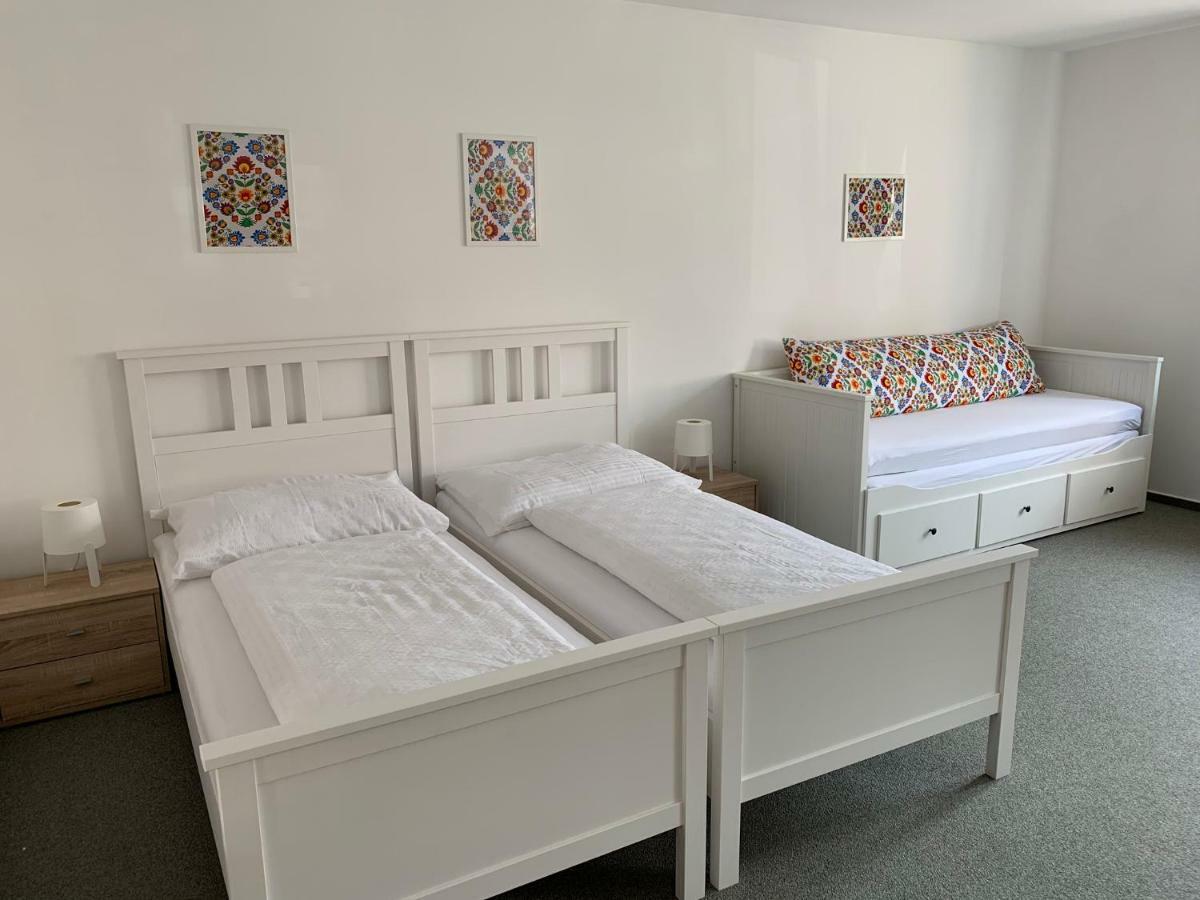 Mikulov Inn - Apartments Slunce Eksteriør bilde