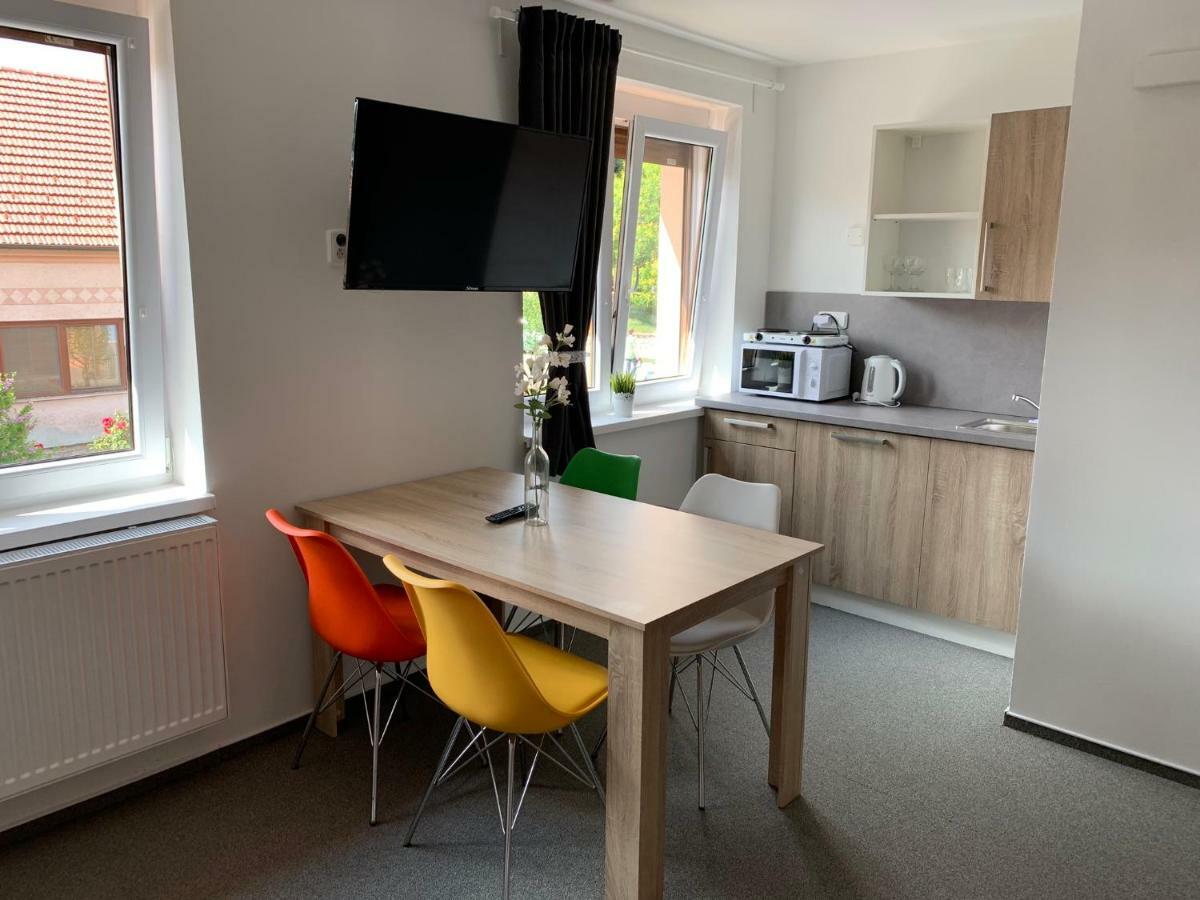 Mikulov Inn - Apartments Slunce Eksteriør bilde
